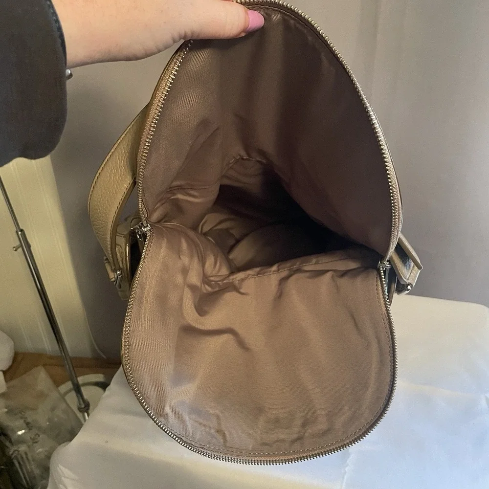 Marc Jacobs Hobo Shoulder Bag Greige Tan Purse Crocodile Embossed Leather